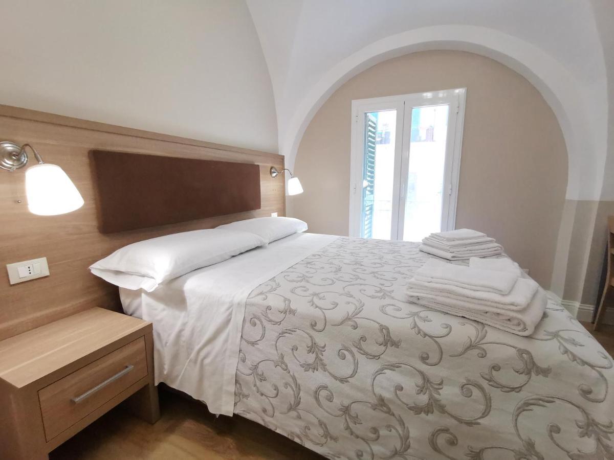 Opera Relais 85 Bed & Breakfast เมสซีนา ภายนอก รูปภาพ