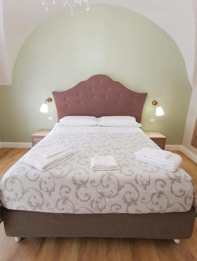 Opera Relais 85 Bed & Breakfast เมสซีนา ภายนอก รูปภาพ